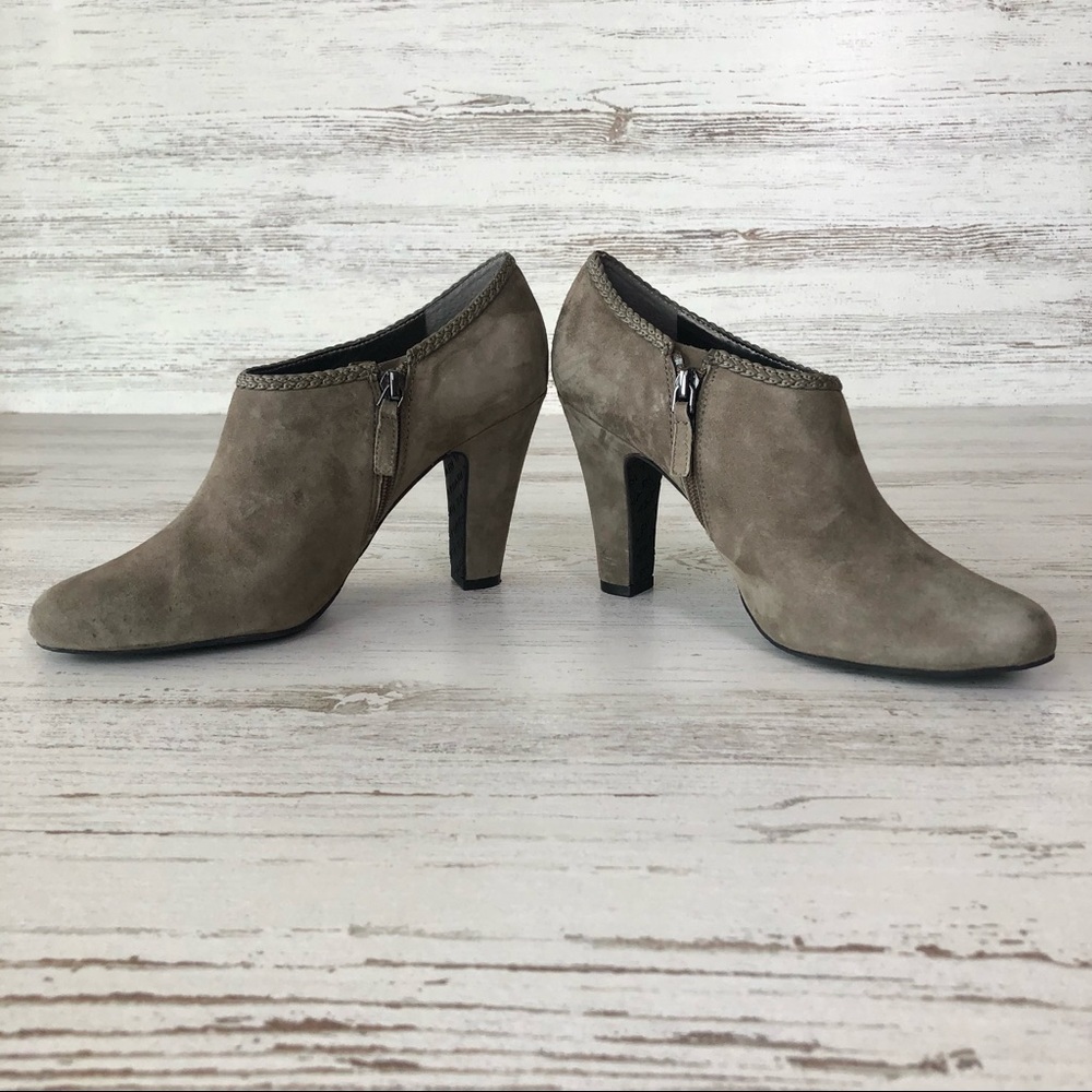 TAHARI Taupe Suede Rosalee Braid Ankle Booties 8 - Picture 7 of 13
